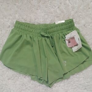 New SPARK Vibrant Green Women's Athletic Shorts SIZE S WITH PHONE POCKET